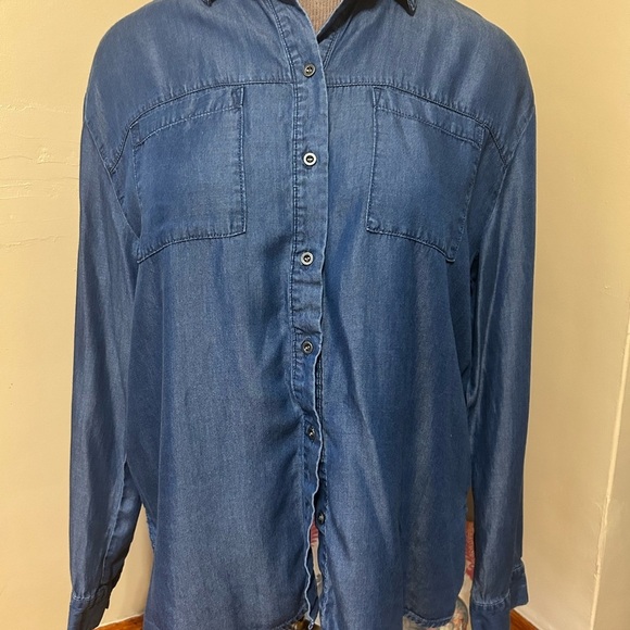 JANE & DELANCEY Women's Blue Soft Lyocell Chambray Button Down Shirt M - Picture 2 of 9